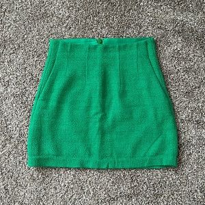 ARITZIA KINSLEY SKIRT SIZE 8 - HIGH WAISTED MINI SKIRT GREEN